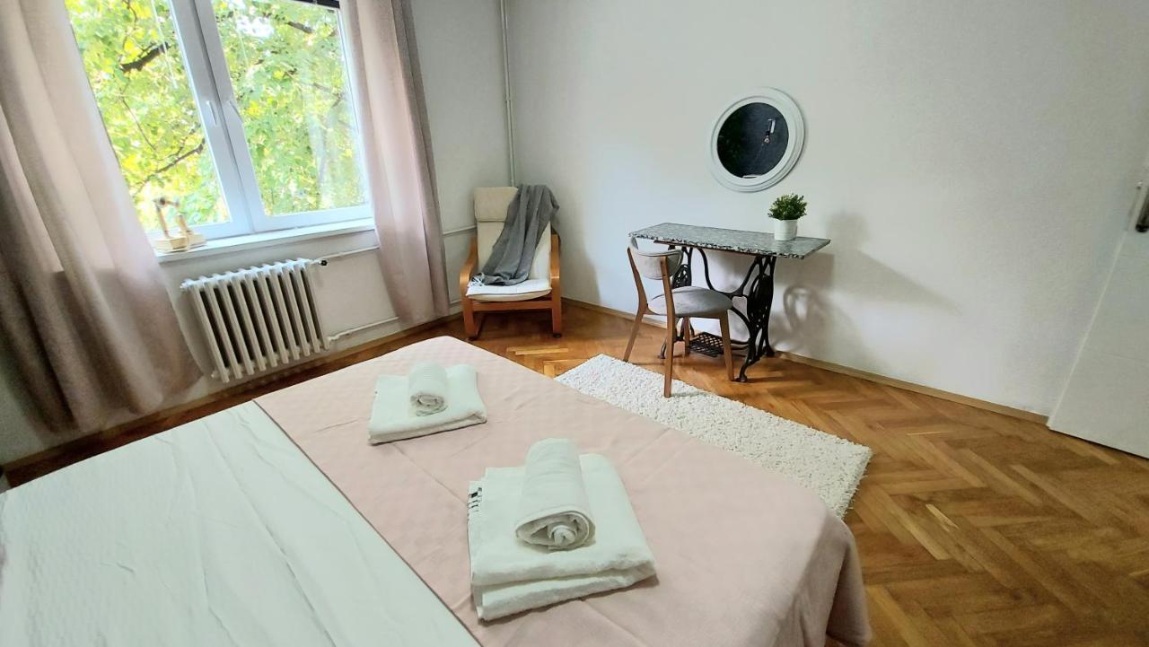 Inner City Two Bedroom Apartment Skopje Luaran gambar