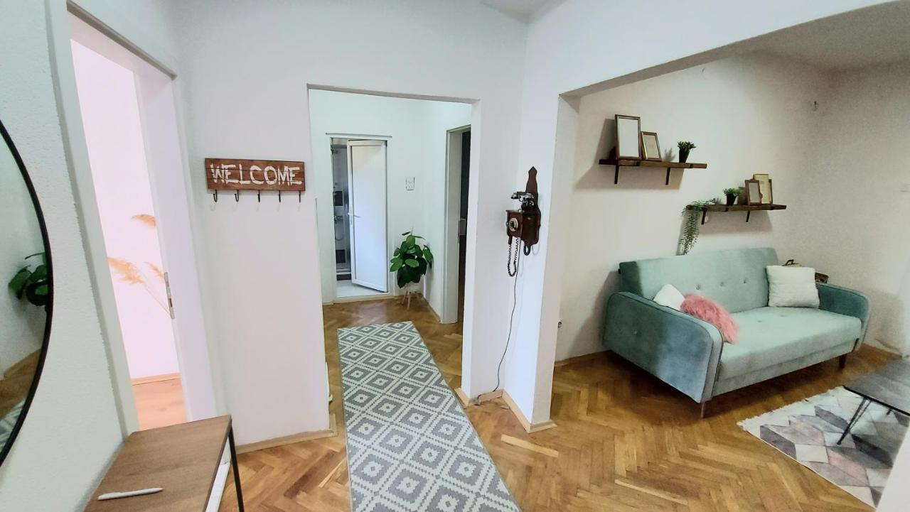 Inner City Two Bedroom Apartment Skopje Luaran gambar
