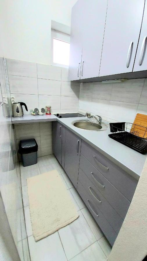 Inner City Two Bedroom Apartment Skopje Luaran gambar