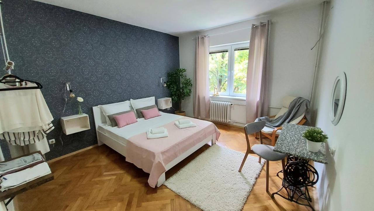 Inner City Two Bedroom Apartment Skopje Luaran gambar